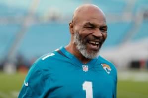 Tyson plans fast start in ring return at 54 against Jones.jpg