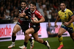 France's Dupont suceeds Kolbe as Top 14 player of the year.jpg