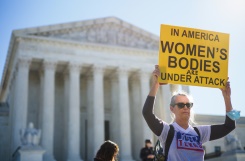 US Supreme Court leans towards blocking Texas abortion law