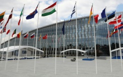 NATO allies close ranks for Russia talks.jpg