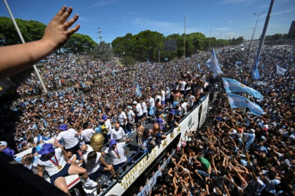 Fan gloom as Argentina World Cup victory parade ends abruptly.jpg