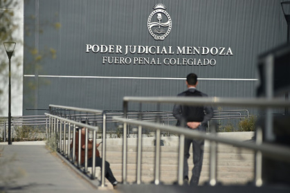 An Argentine court has thrown out rape charges against two French rugby players, Hugo Auradou and Oscar Jegou