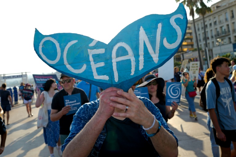 Leaders warn race for minerals could turn seabed into 'wild west'