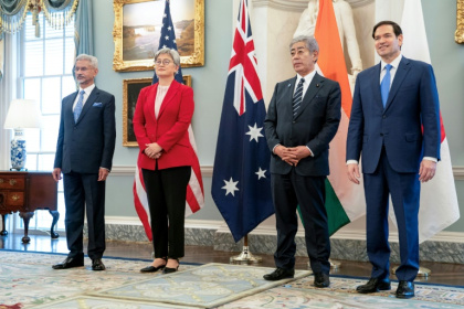 US Secretary of State Marco Rubio (R) poses for a group picture with (L to R) Indian Foreign Minister Subrahmanyam Jaishankar, Australian Foreign Minister Penny Wong and Japanese Foreign Minister Takeshi Iwaya - Allison ROBBERT (AFP)
