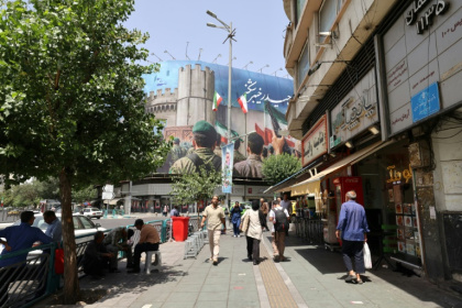 Some Europeans still visit Iran despite official warnings to stay away - ATTA KENARE (AFP)