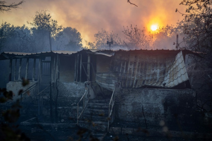 Climate change is making heatwaves stronger and longer, putting lives at greater risk during summertime - Angelos TZORTZINIS (AFP)