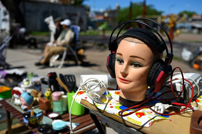 To make ends meet, Argentines sell their possessions