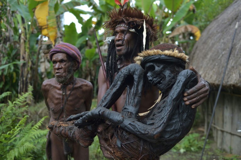 Smoke-dried bodies could be world's 'oldest mummies': study