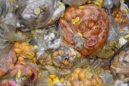 Food waste awaiting treatment in a compost and biogas factory in Stains, north of Paris - Eric PIERMONT (AFP)
