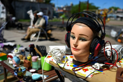 Some 40 percent of Argentina's income earners work in the informal sector with no social benefits - Luis Robayo (AFP)