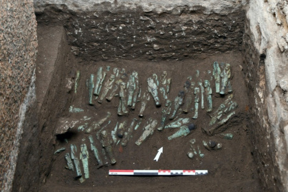 The funerary figurines discovered inside a tomb of the ancient Egyptian capital of Tanis - Simone NANNUCCI (AFP)
