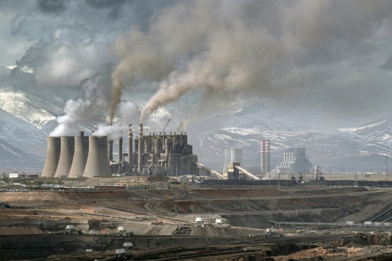 Turkey fires up coal pollution even as it hosts COP31