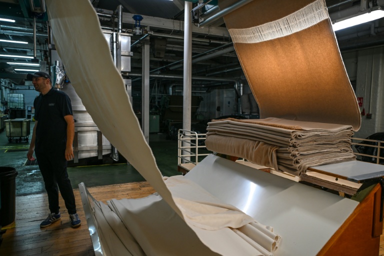 Scottish fashion seeks new talent for homespun crafts