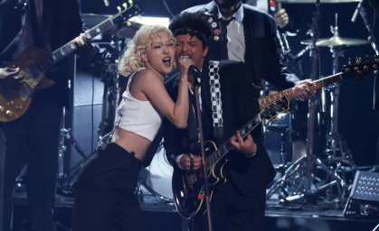 Rose and Bruno Mars opened the Grammys gala with 'APT.' - VALERIE MACON (AFP)