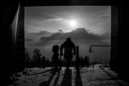 In the standing and sitting categories, many para alpine skiers are missing one or more limbs - JEFF PACHOUD (AFP)