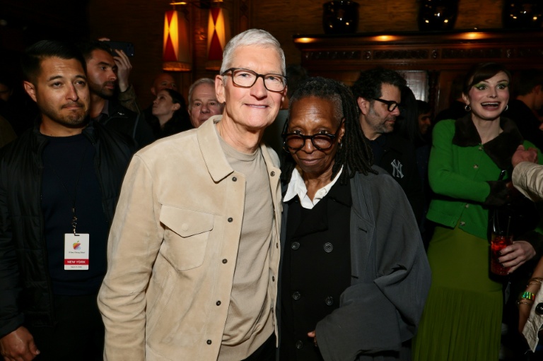 Apple's Tim Cook to step down as CEO in September