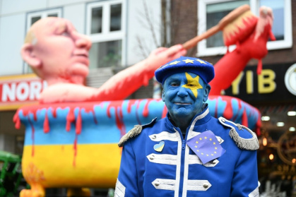 German artist Jacques Tilly's previous carnival designs include a float featuring Russia's President Vladimir Putin bathing in blood - INA FASSBENDER (AFP)