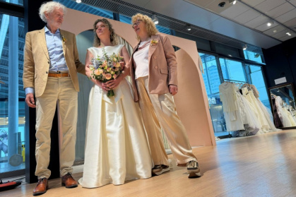 The Free Fashion foundation helped organise the wedding in Utrecht rail station, the country's busiest - Stéphanie HAMEL (AFP)